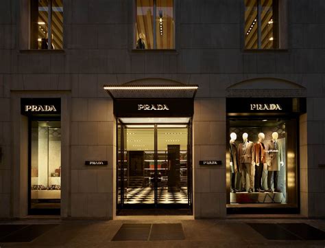 ᐅ Orari di apertura „Prada Milano Montenapoleone Uomo“ 